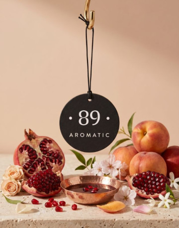 Aromatic89 Závěsná papírová vůně do auta - Pomegranate